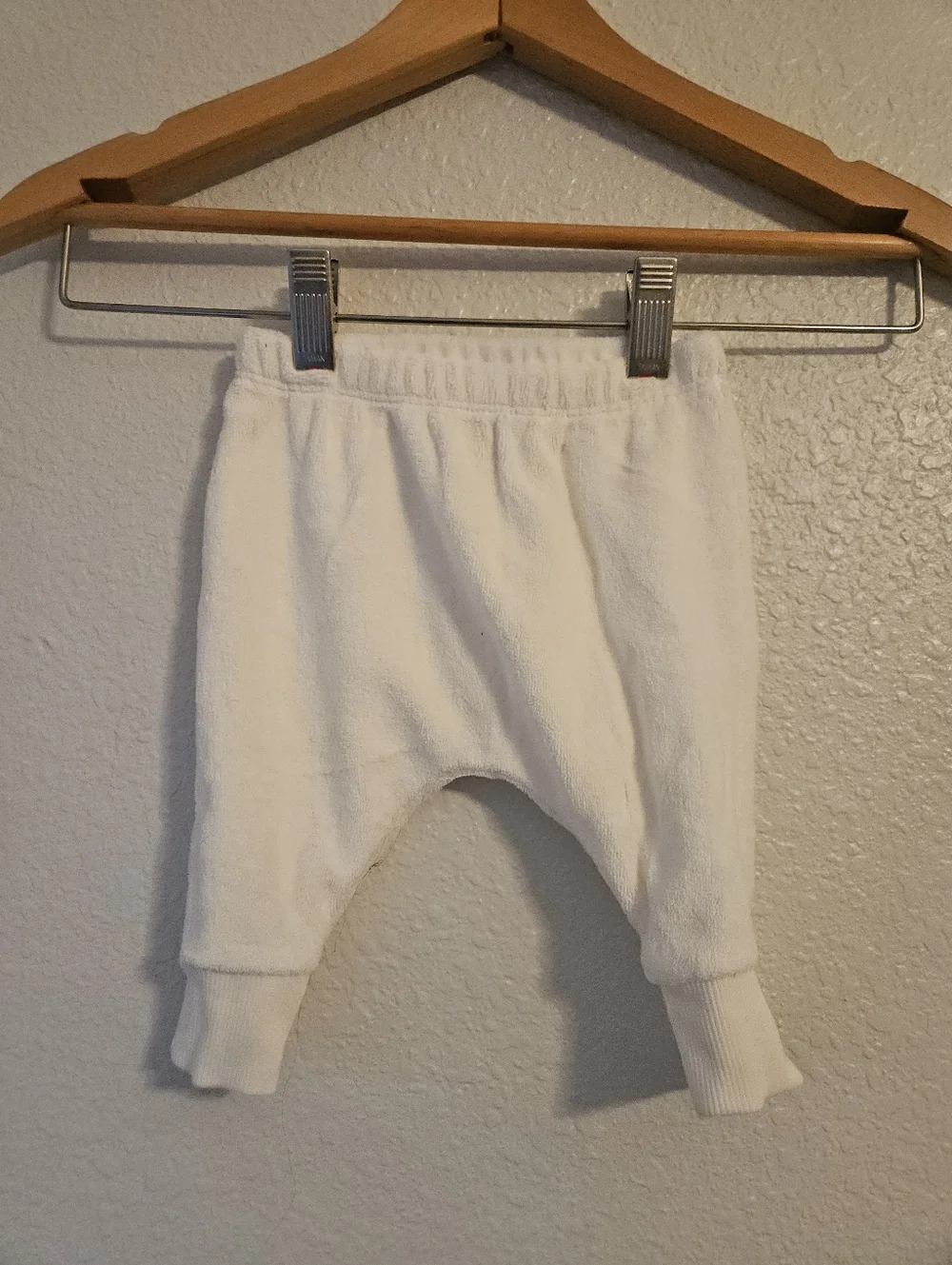 carters 2 piece white sweater suit, 3 months